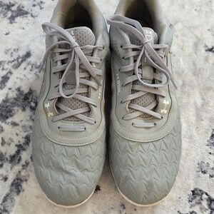 Under Armour Gray Athletic Shoes